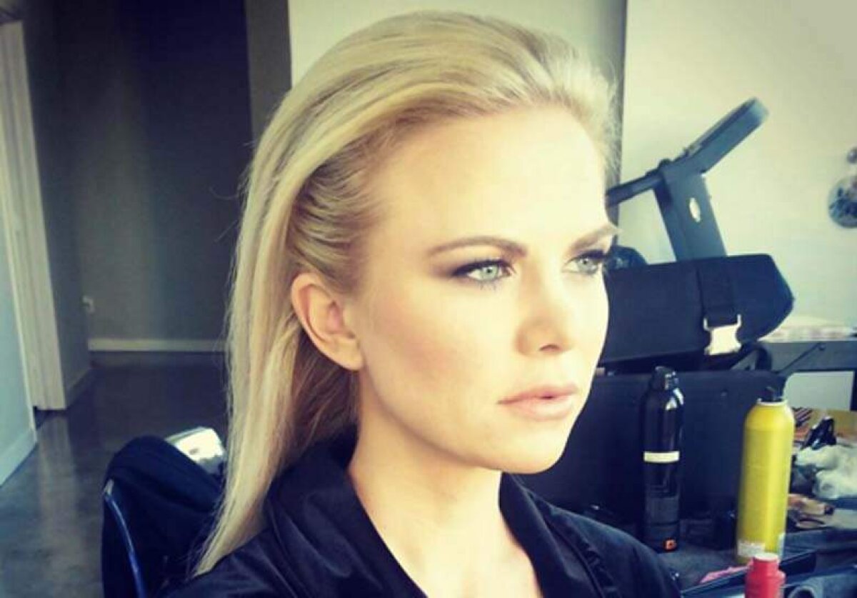 FOTO Tiger schimbă blondele ca mingile » Campionul american a făcut o nouă cucerire