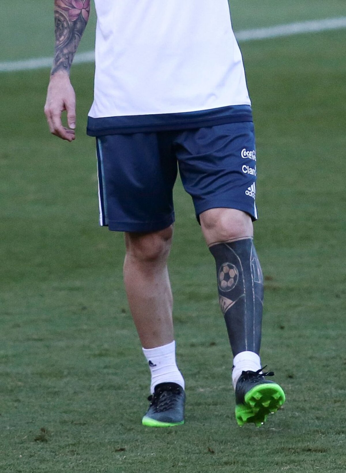 FOTO Ce-a vrut să facă?! » Messi șochează cu cel mai recent tatuaj!