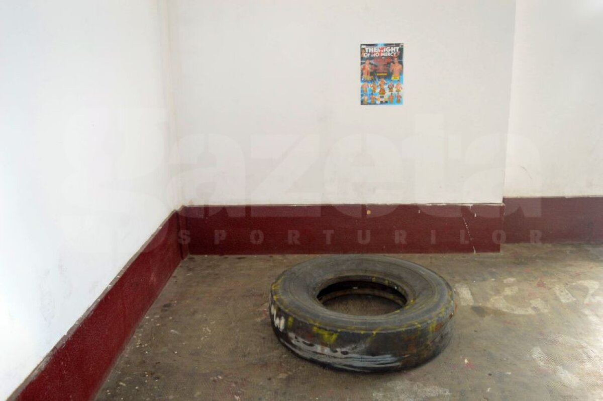 EXCLUSIV VIDEO+FOTO » Vă mai aduceți aminte de ceasurile furate din Giulești? Metoda "ingenioasă" pentru a acoperi golul 