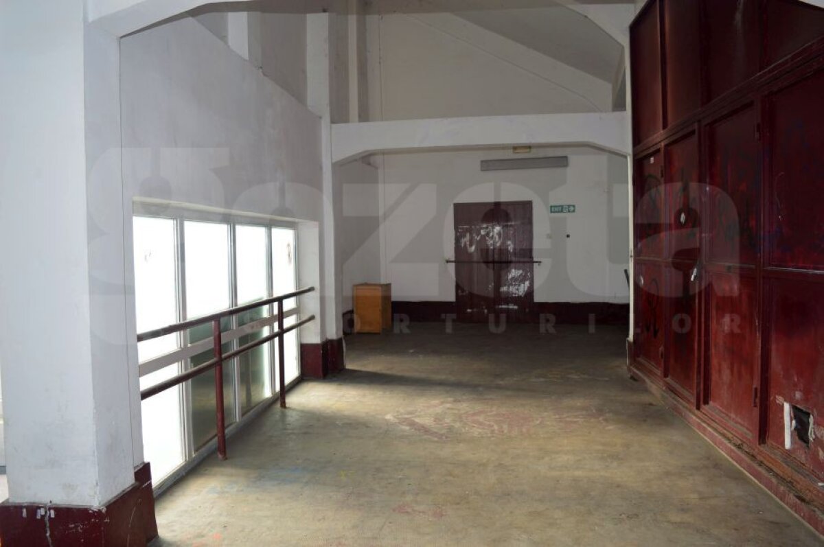 EXCLUSIV VIDEO+FOTO » Vă mai aduceți aminte de ceasurile furate din Giulești? Metoda "ingenioasă" pentru a acoperi golul 