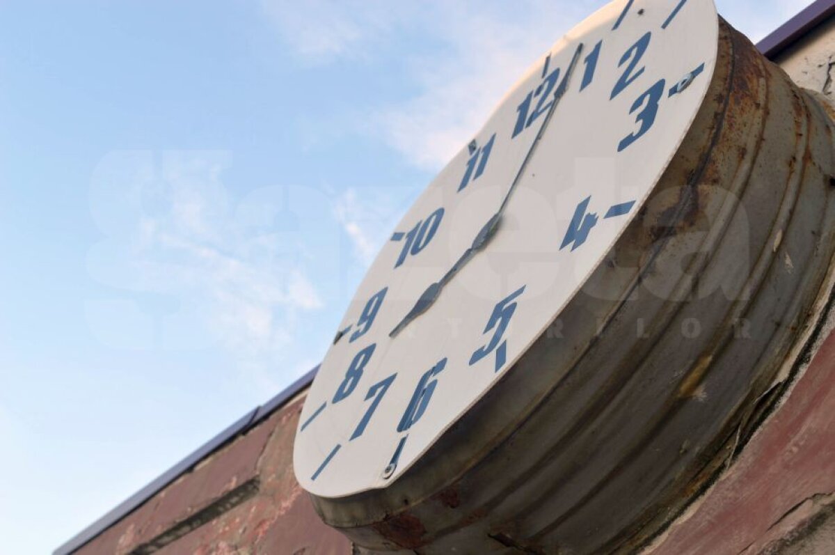 EXCLUSIV VIDEO+FOTO » Vă mai aduceți aminte de ceasurile furate din Giulești? Metoda "ingenioasă" pentru a acoperi golul 