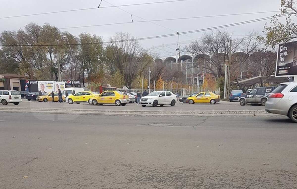 EXCLUSIV VIDEO+FOTO 20 de bișnițari au ieșit la treabă înaintea meciului cu Polonia! Cât costă un bilet