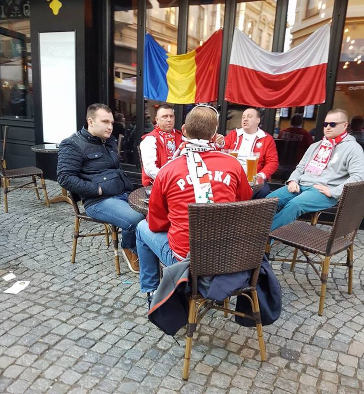 UPDATE, VIDEO și FOTO » Cele mai noi informații înainte de România - Polonia » Suporterii polonezi s-au luat la bătaie între ei și la stadion