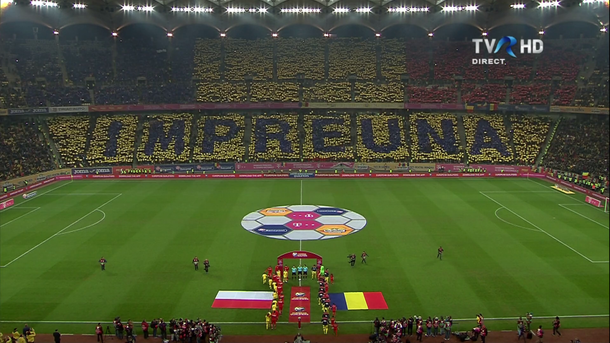 VIDEO+FOTO Două incidente grave în România - Polonia » Lewandowski pus la pământ de petardele românilor