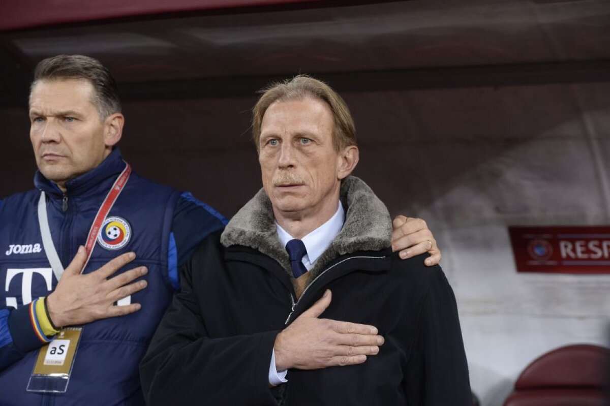 FOTO Fără suporteri cu Danemarca? Fanii au folosit abundent materiale pirotehnice de-a lungul meciului, o petardă a aterizat lângă Lewandowski!