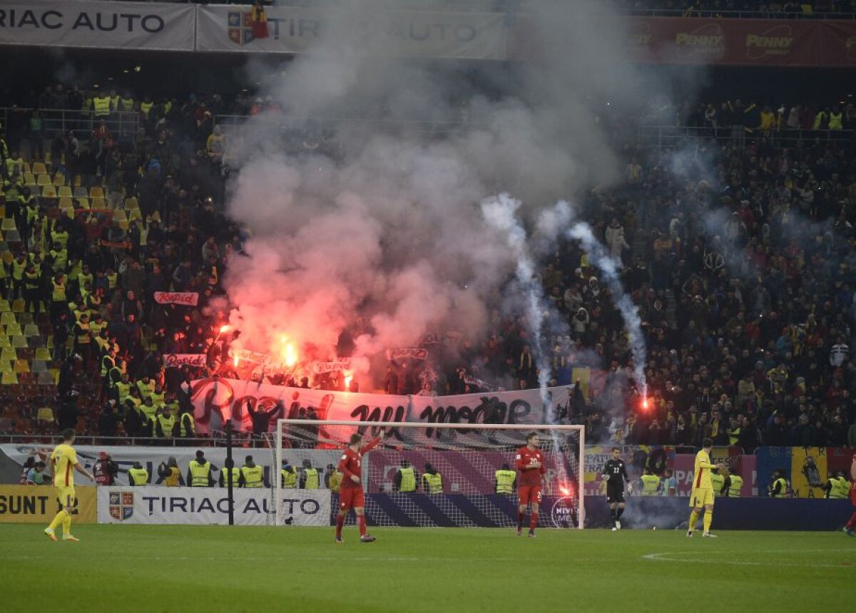 FOTO Fără suporteri cu Danemarca? Fanii au folosit abundent materiale pirotehnice de-a lungul meciului, o petardă a aterizat lângă Lewandowski!