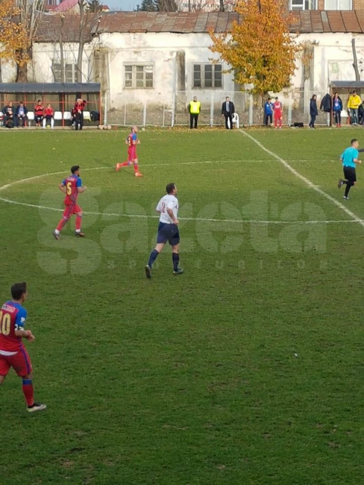  VIDEO + FOTO Steaua II - Urban Titu » Îmbrânceli între jucători + amuzament în tribune: "Du-te la emisiunea «Iartă-mă»"