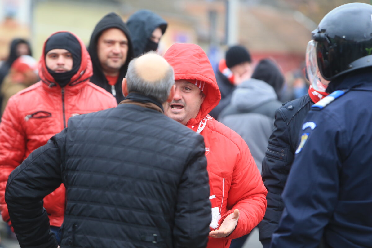 FOTO + VIDEO » UTA - ASU Poli 1-1 » Dramatism, spectacol în tribune și bătăi între fani înainte de meci » Toate rezultatele din Liga a 2-a