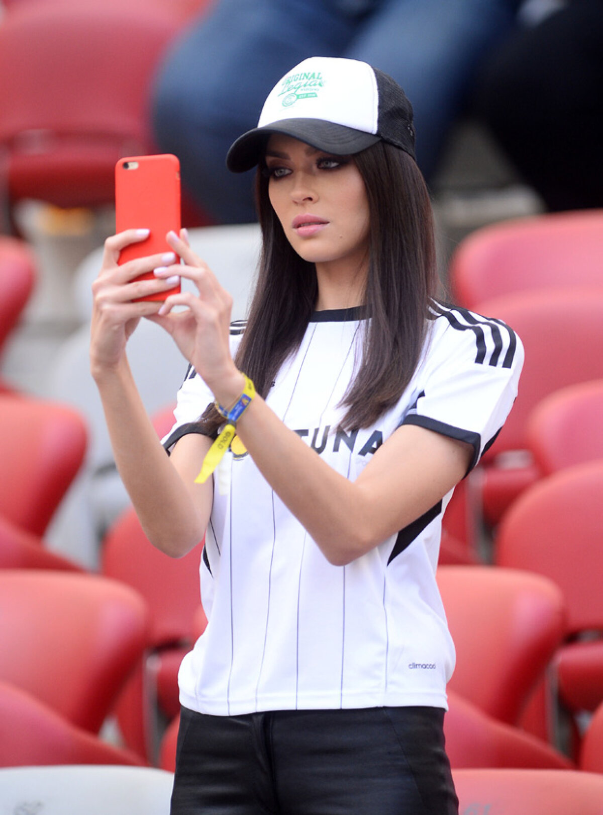 FOTO Căpitanul Legiei are soție Miss » Edyta Zajac e supermodelul care i-a furat inima lui Rzezniczak