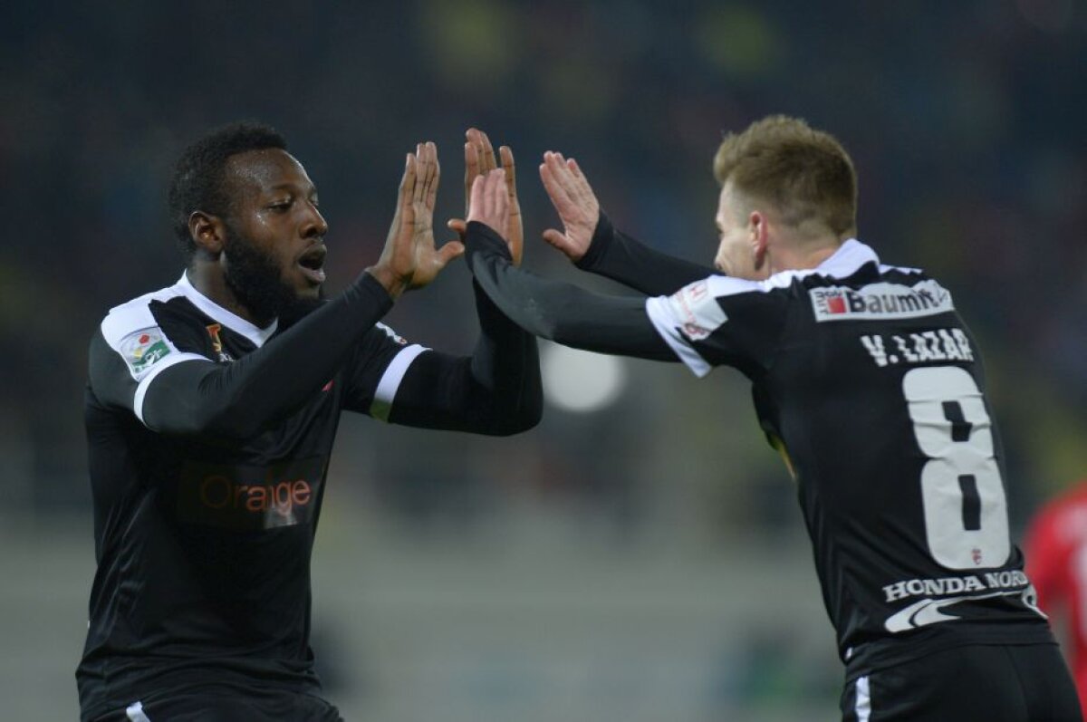 VIDEO+FOTO » Șapte goluri și 3 "roșii" în Astra - Dinamo » "Câinii" vor întâlni Steaua în semifinalele Cupei Ligii