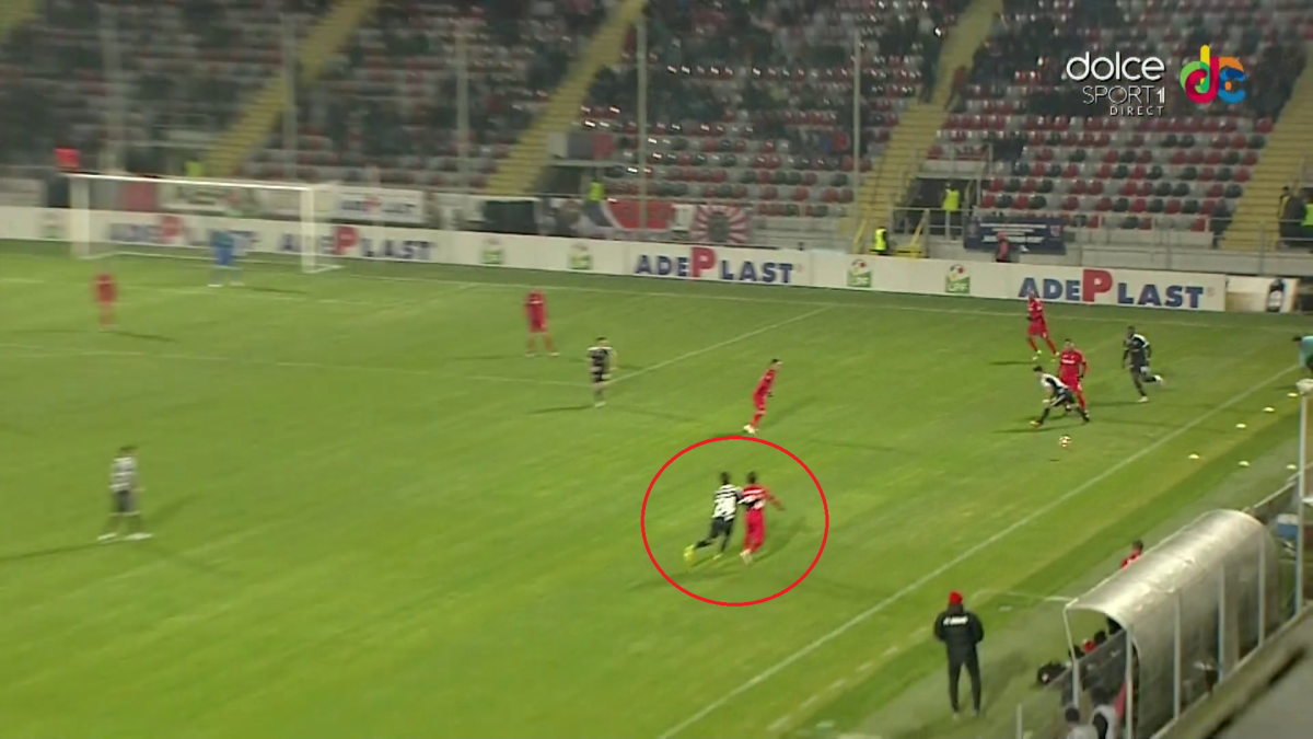 FOTO Omul adus de Mutu a greșit flagrant la golul lui Alibec