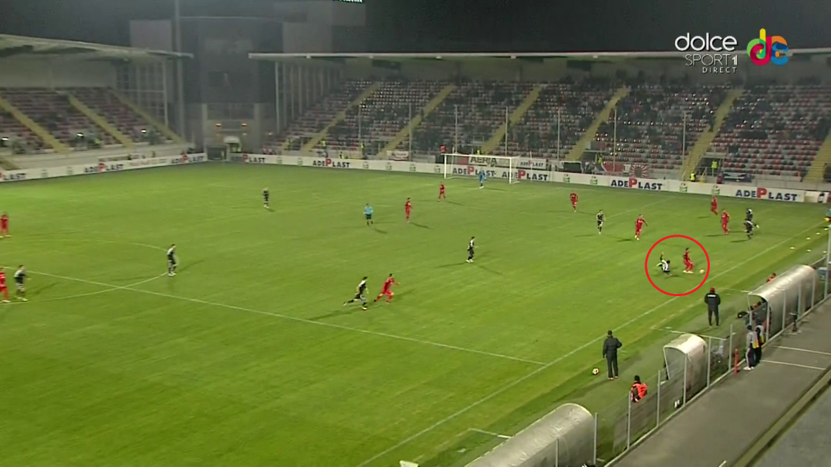 FOTO Omul adus de Mutu a greșit flagrant la golul lui Alibec