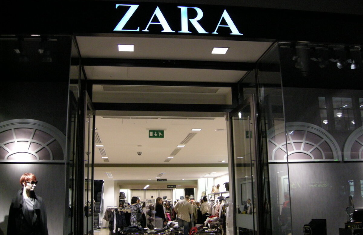 Şi-a cumpărat o rochie de la un brand celebru. Ce a găsit în tivul acesteia şochează o lume întreagă