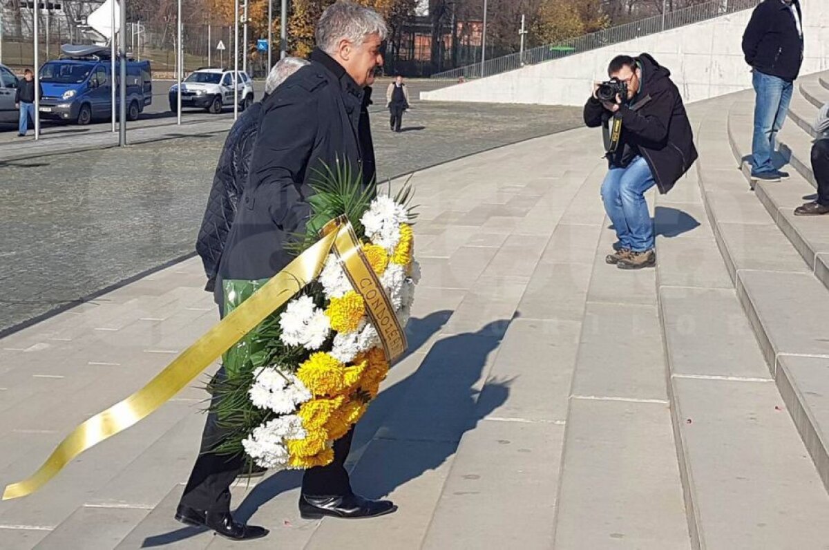 GALERIE FOTO + VIDEO Sicriul lui Daniel Prodan a fost dus la capela din Pipera! Peluza Sud Steaua a venit la Arena Națională și a afișat un banner uriaș