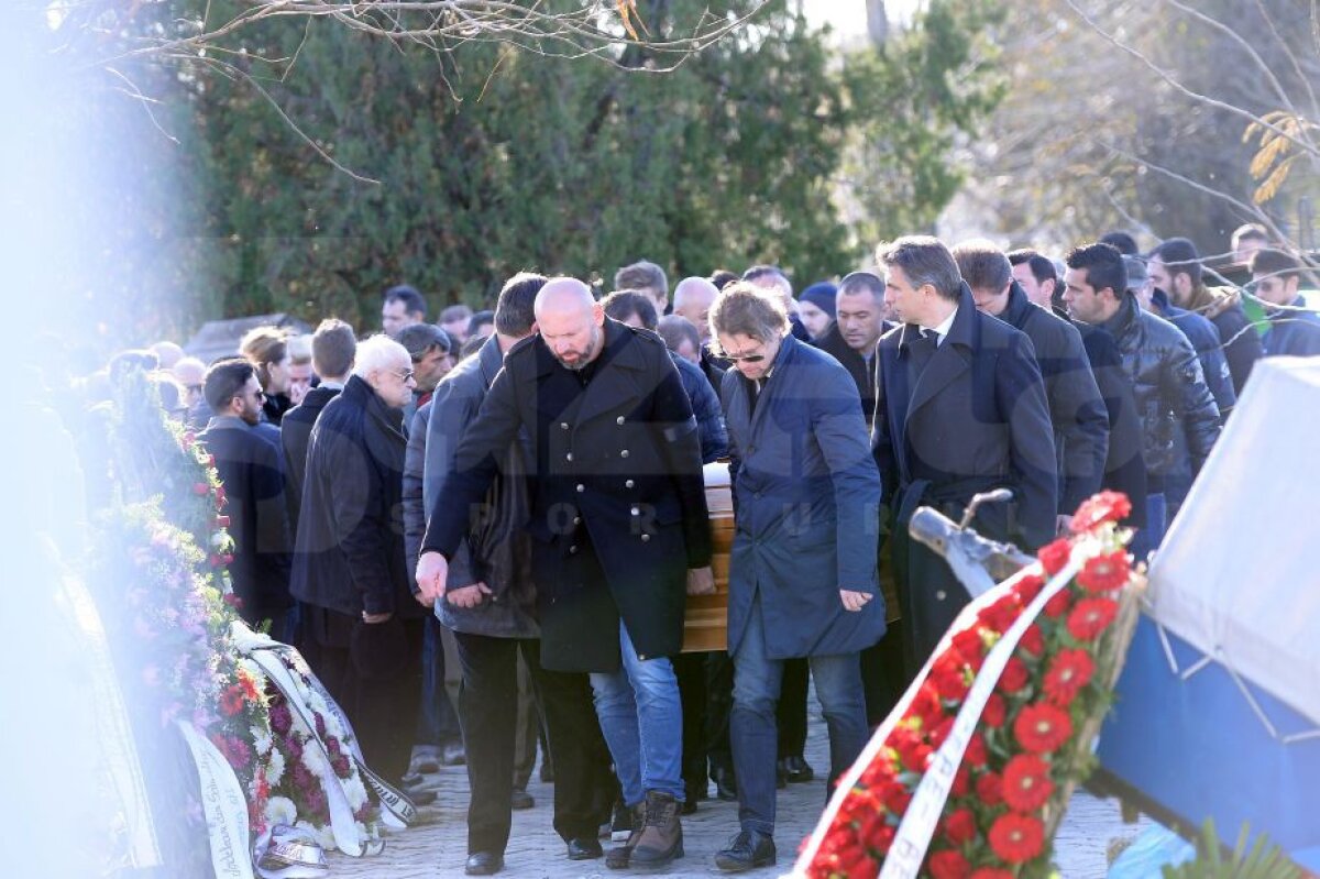 GALERIE FOTO Ultimul omagiu pentru Daniel Prodan » Fostul fotbalist a fost înmormântat azi
