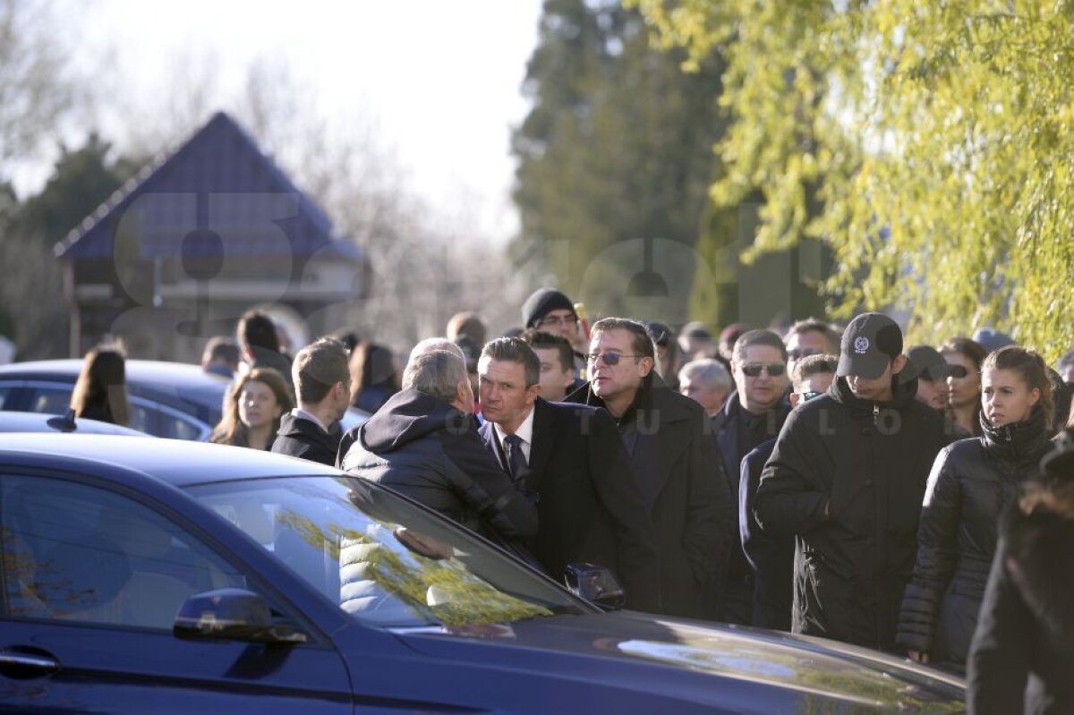 GALERIE FOTO Ultimul omagiu pentru Daniel Prodan » Fostul fotbalist a fost înmormântat azi