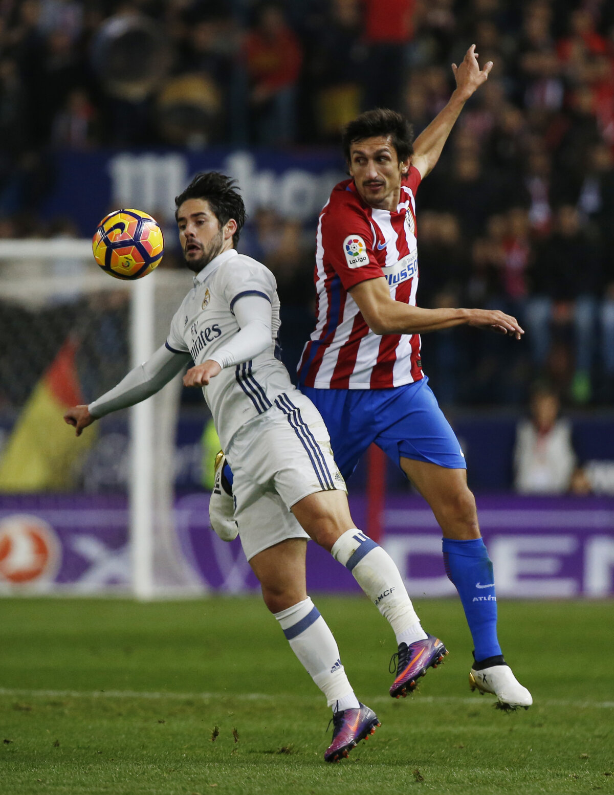 VIDEO+FOTO » Victorie zdrobitoare a lui Real Madrid pe terenul lui Atletico » Ronaldo a reușit un hattrick și Barcelona rămâne la 4 puncte în spate