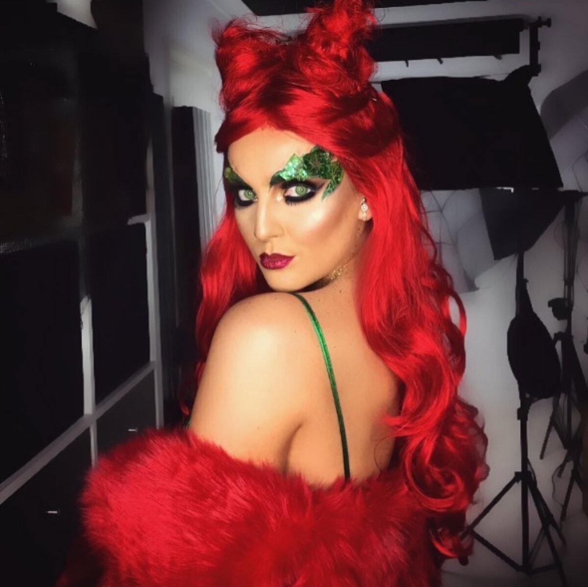 FOTO Un star de la Arsenal se iubește cu o cântăreață din cea mai tare trupă pop a momentului!