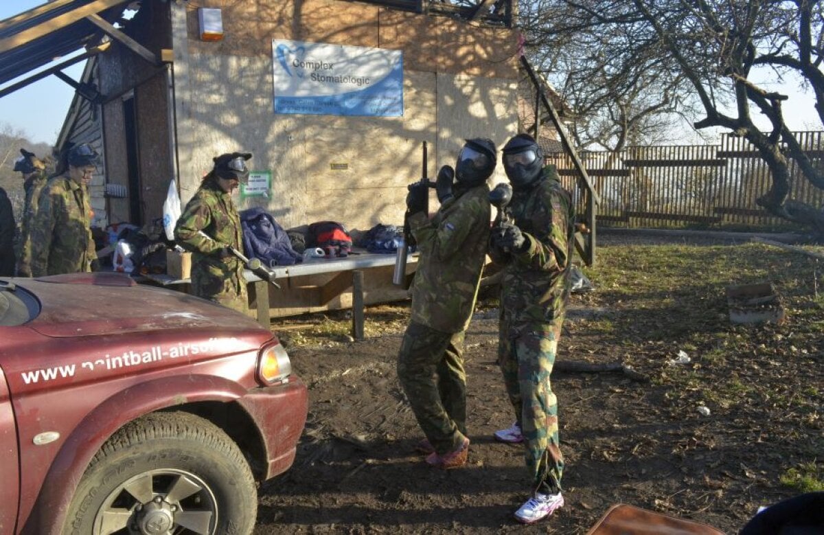  GALERIE FOTO Handbalistele naționalei, războinice la paintball!