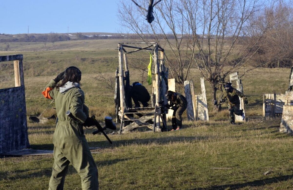  GALERIE FOTO Handbalistele naționalei, războinice la paintball!