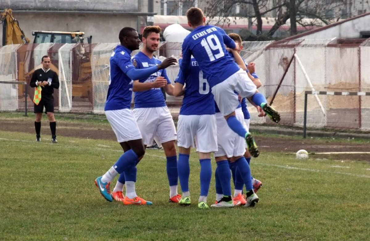 FOTO şi VIDEO Ousmane N'Doye, al doilea hattrick consecutiv în Liga a treia! Mama Mia Becicherecu Mic, ultima victimă