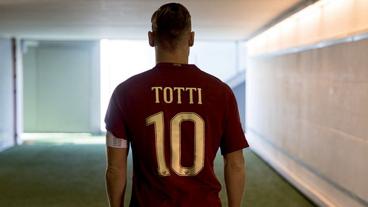 FOTO AS Roma îmbracă noi haine în derby-ul cu Lazio » Un echipament special, în amintirea vechilor legiuni romane