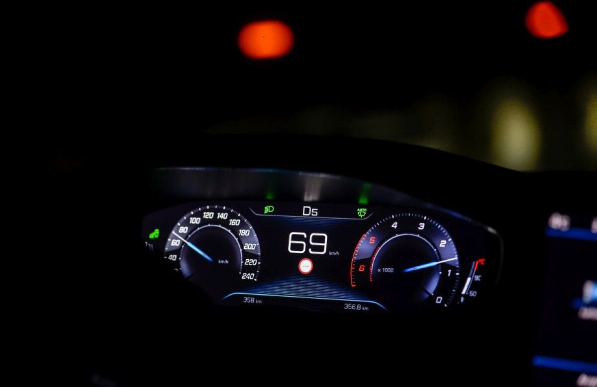 FOTO ȘI VIDEO » Un altfel de Peugeot » Peugeot 3008 s-a lansat în România 