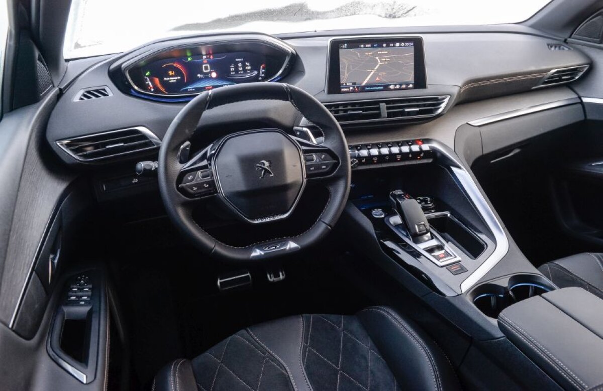 FOTO ȘI VIDEO » Un altfel de Peugeot » Peugeot 3008 s-a lansat în România 