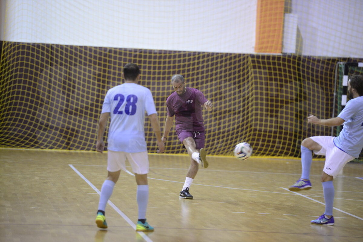 FOTO Derby ca în vremurile bune » Rapid a învins Progresul într-o partidă destinată jucătorilor old-boys