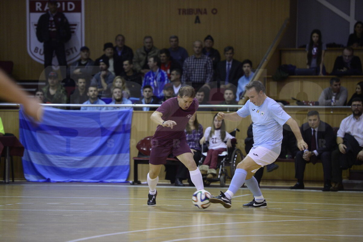 FOTO Derby ca în vremurile bune » Rapid a învins Progresul într-o partidă destinată jucătorilor old-boys