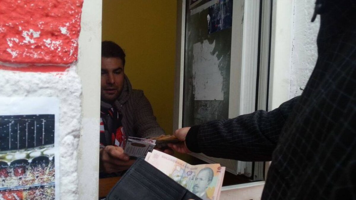  GALERIE FOTO + VIDEO Mutu a vândut bilete pentru derby-ul cu Steaua: "Merg în peluză să sărbătoresc" 