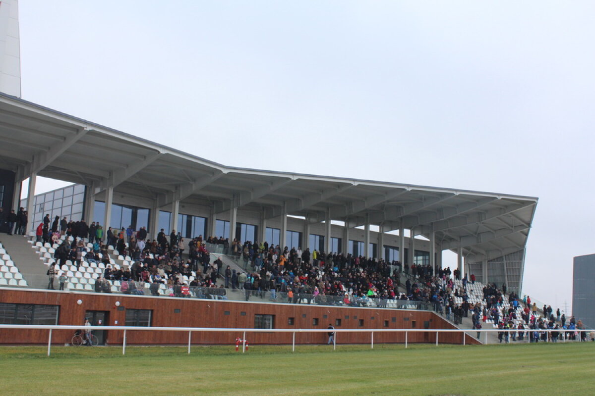 VIDEO+FOTO Imagini de la inaugurarea demonstrativă a hipodromului Ploiești 