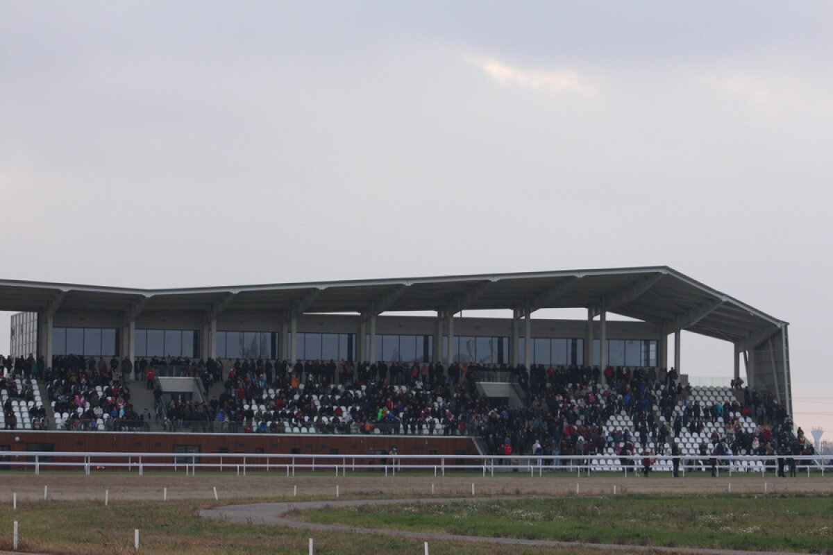 VIDEO+FOTO Imagini de la inaugurarea demonstrativă a hipodromului Ploiești 