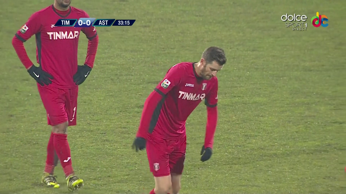 FOTO Un nou "caz Budescu" la Astra » Un fotbalist al campioanei a reacționat agresiv în momentul schimbării 