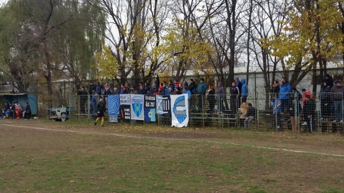 VIDEO+FOTO Reportaj cu singura galerie organizată din Liga a 4-a bucureșteană » Cum au ajuns vorbele lui Hagi virale printre ultrași + Legea Dragomir a pus probleme suporterilor