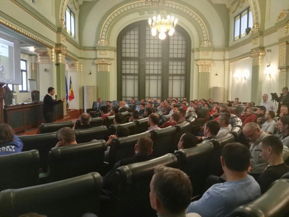 FOTO Massimo Lucchesi a fost invitat la Timișoara la un seminar cu 100 de antrenori
