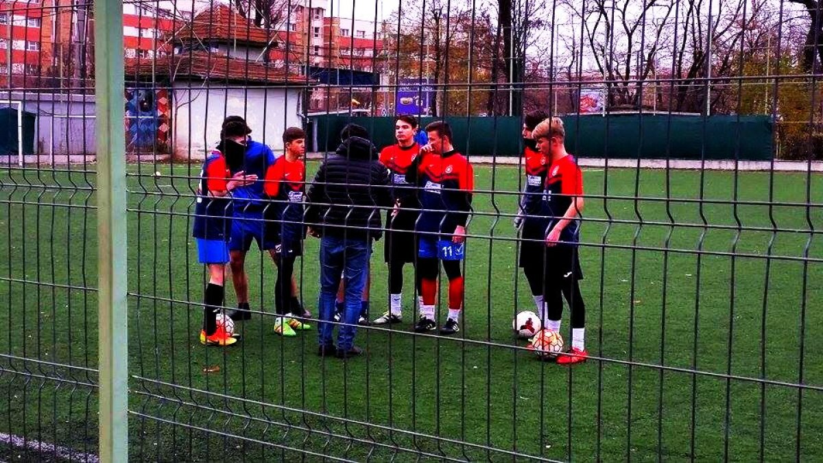 FOTO + VIDEO GSP.RO a asistat la selecția Stelei pentru juniori de la Liceul "Mircea Eliade"! Scene amuzante, de față cu Luțu: "Nu pot să mai vin pentru că mâine am test" :)