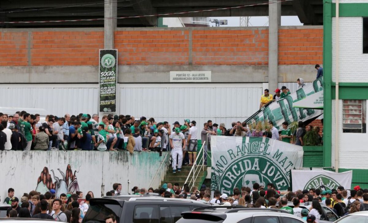 GALERIE FOTO Imagini cutremurătoare din vestiarul lui Chapecoense » Primele cuvinte ale unui fotbalist care a supraviețuit tragediei aviatice + anunțul făcut de cluburile din prima ligă