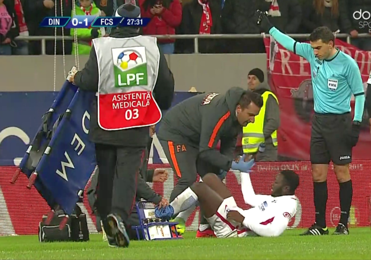 FOTO Accidentare stupidă a unui stelist » A vrut să-l imite pe Ronaldinho și s-a "rupt" singur!