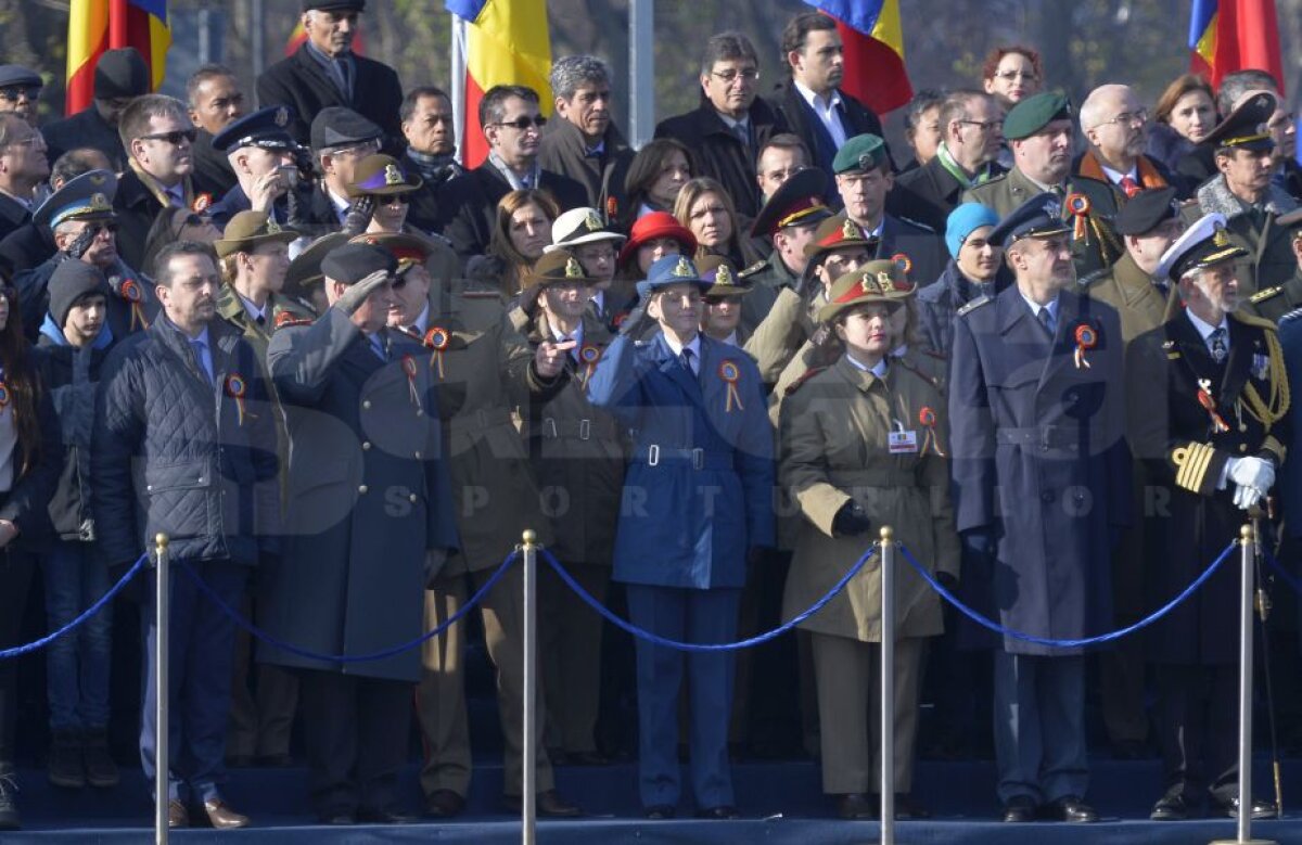 FOTO La mulți ani, România! Halep și Năstase, invitați la parada militară de 1 Decembrie