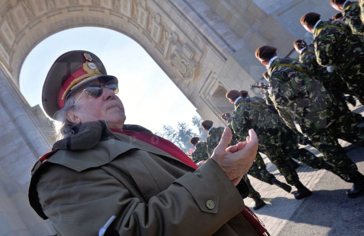 FOTO La mulți ani, România! Halep și Năstase, invitați la parada militară de 1 Decembrie