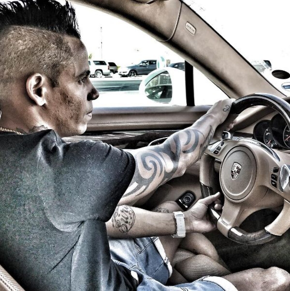 GALERIE FOTO Vă mai aduceți aminte de Elton, omul adus de MM la Steaua? S-a schimbat radical și duce o viață de lux după 10 ani la arabi