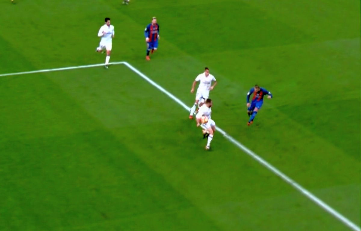 FOTO Real Madrid putea primi un penalty în startul meciului cu Barcelona » Catalanii au cerut și ei două lovituri de la 11 metri