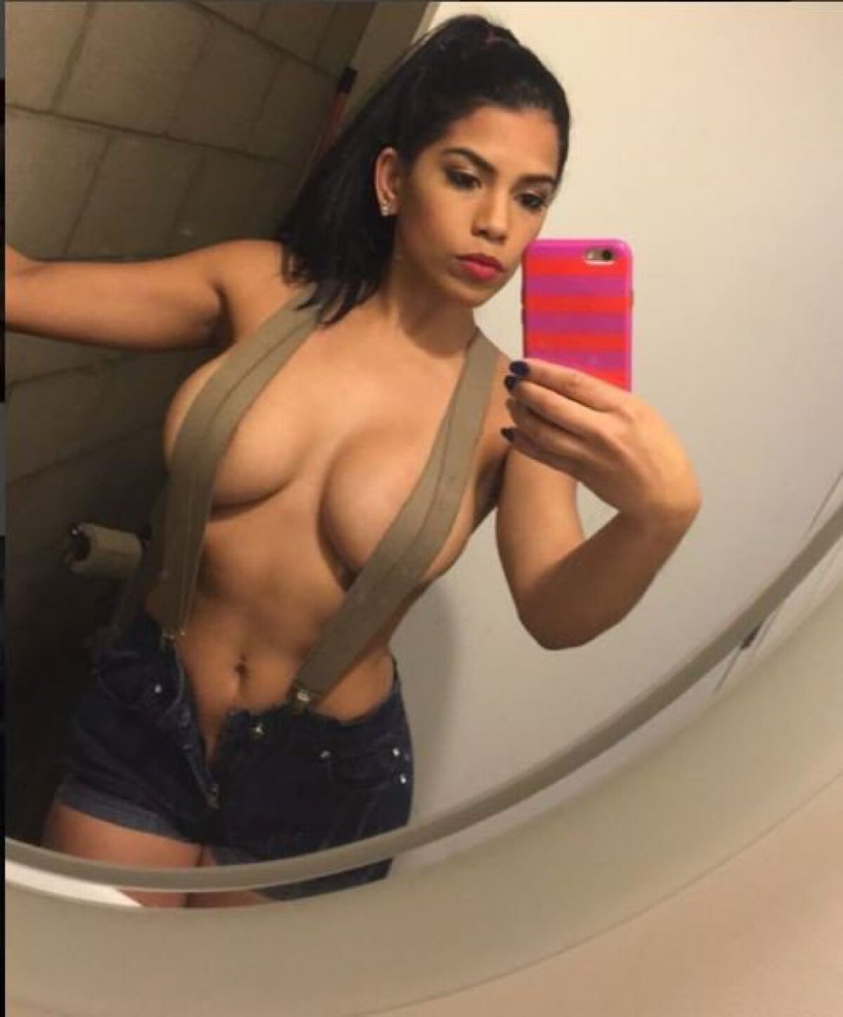 FOTO Ea e tipa care a încercat să șantajeze un fotbalist » I-a cerut 2,5 milioane de dolari pentru a șterge înregistrarea!