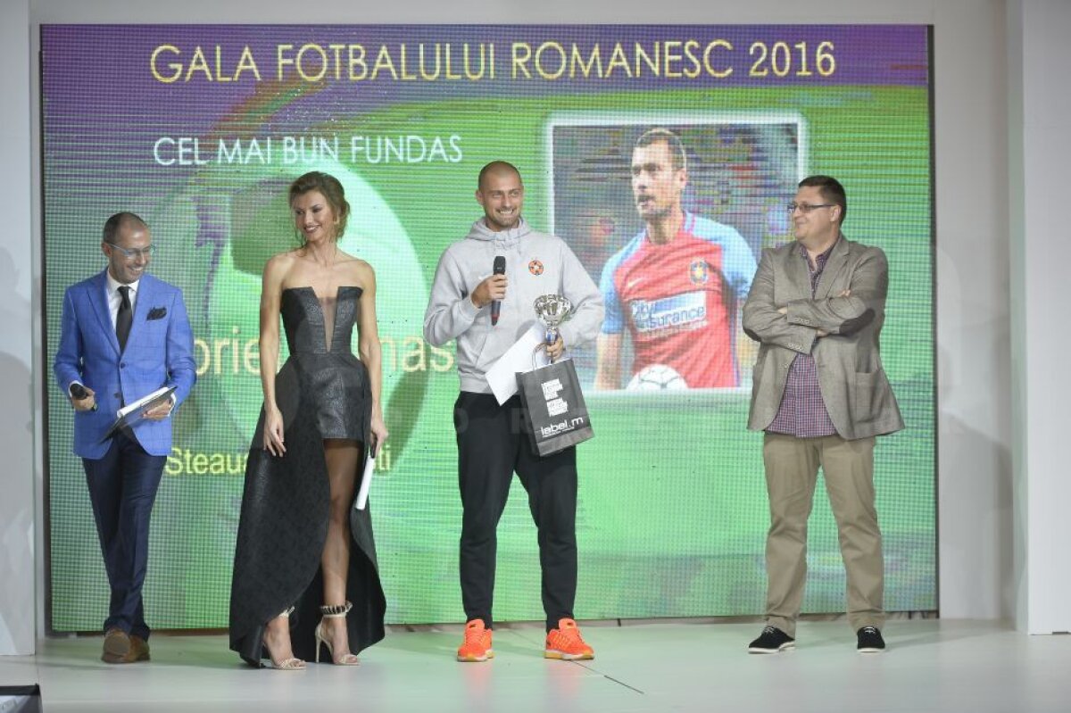 VIDEO + FOTO Toate premiile decernate aseară în Gala Fotbalului Românesc! Alibec, cel mai bun fotbalist român și cel mai bun atacant » Gluma făcută de Gabi Tamaș :)