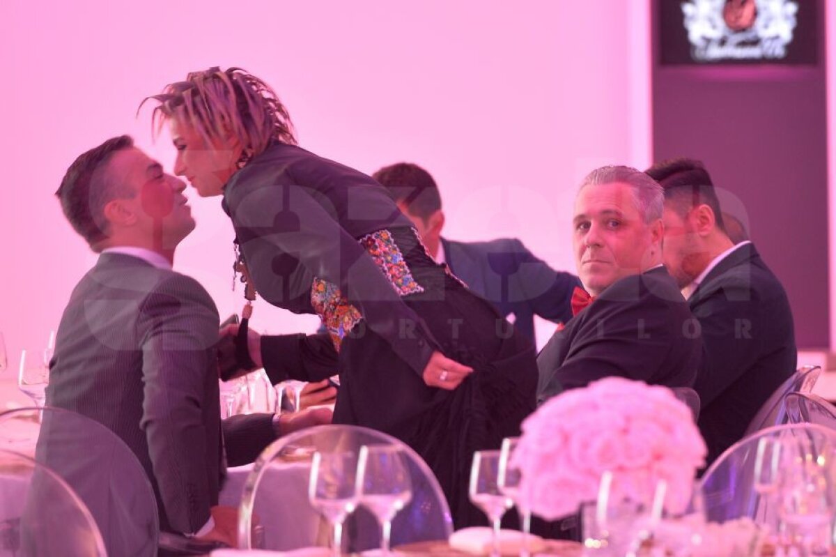 VIDEO + FOTO Toate premiile decernate aseară în Gala Fotbalului Românesc! Alibec, cel mai bun fotbalist român și cel mai bun atacant » Gluma făcută de Gabi Tamaș :)