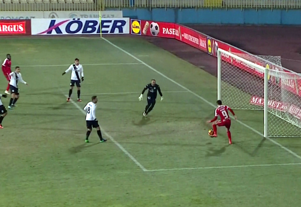 FOTO Ratarea campionatului la meciul dintre Gaz Metan și Dinamo » Un jucător al lui Andone i-a lăsat pe toți cu gura căscată