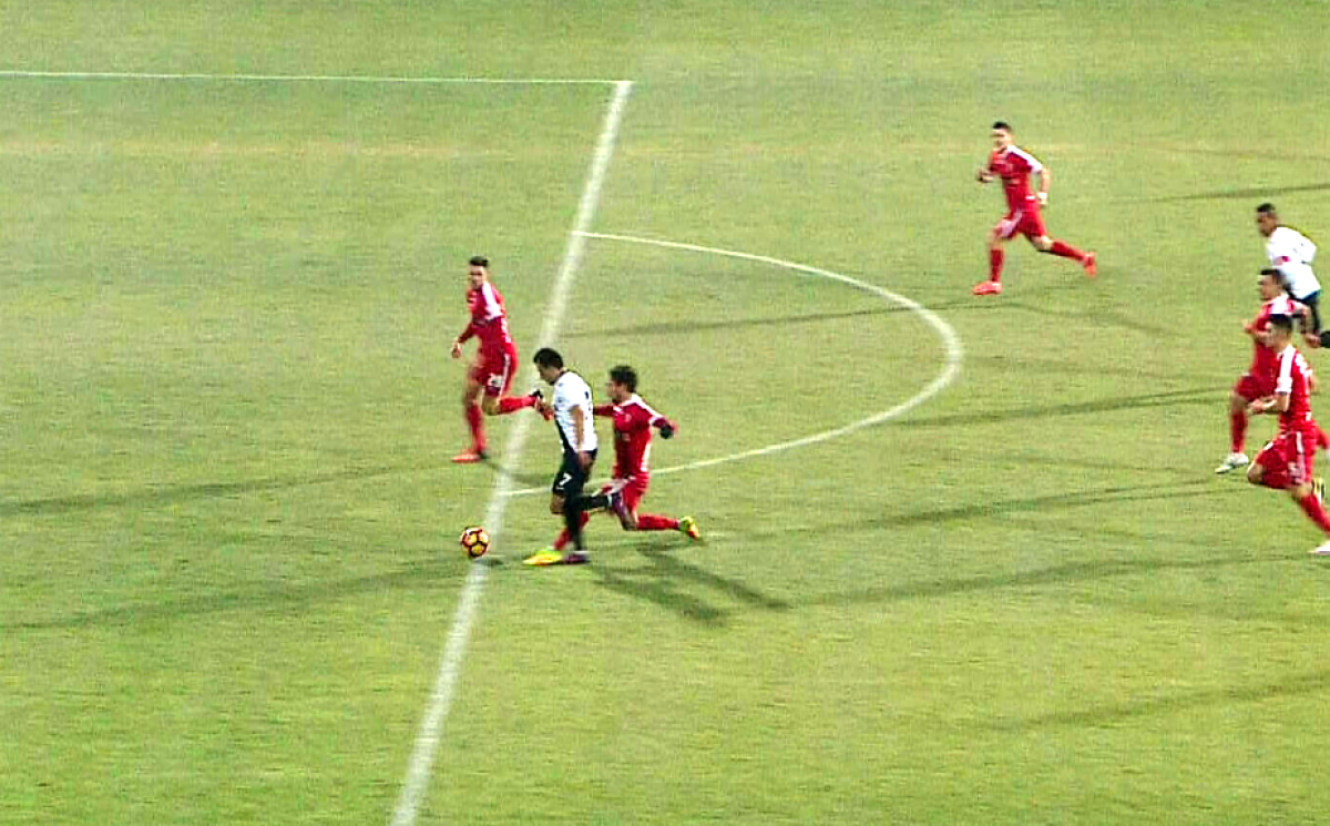 FOTO Alexandru Tudor a acordat un penalty inexistent împotriva lui Dinamo 