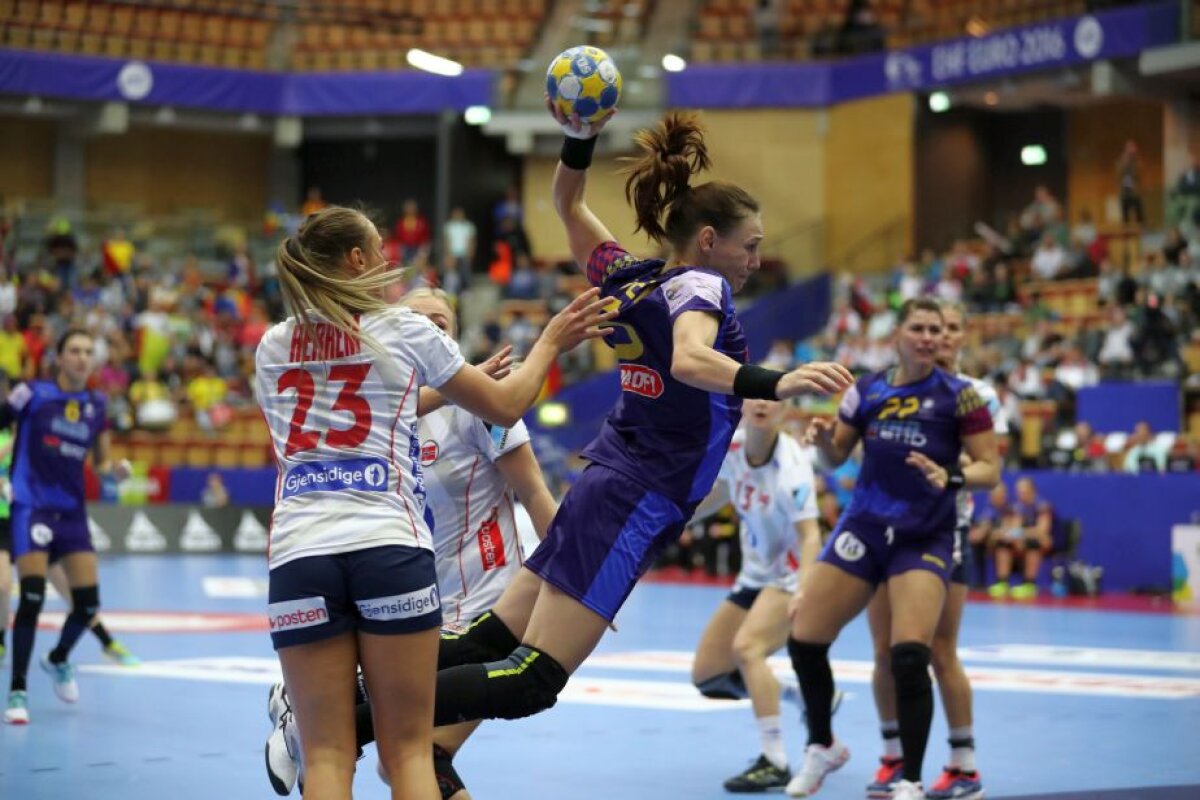 FOTO » România a debutat cu stângul la Campionatul European de handbal feminin »  "Tricolorele" au fost învinse de campioanele europene și mondiale