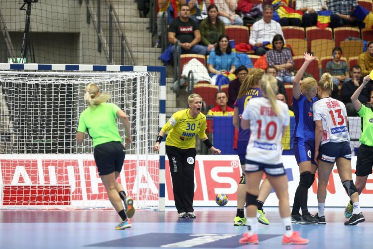 FOTO » România a debutat cu stângul la Campionatul European de handbal feminin »  "Tricolorele" au fost învinse de campioanele europene și mondiale